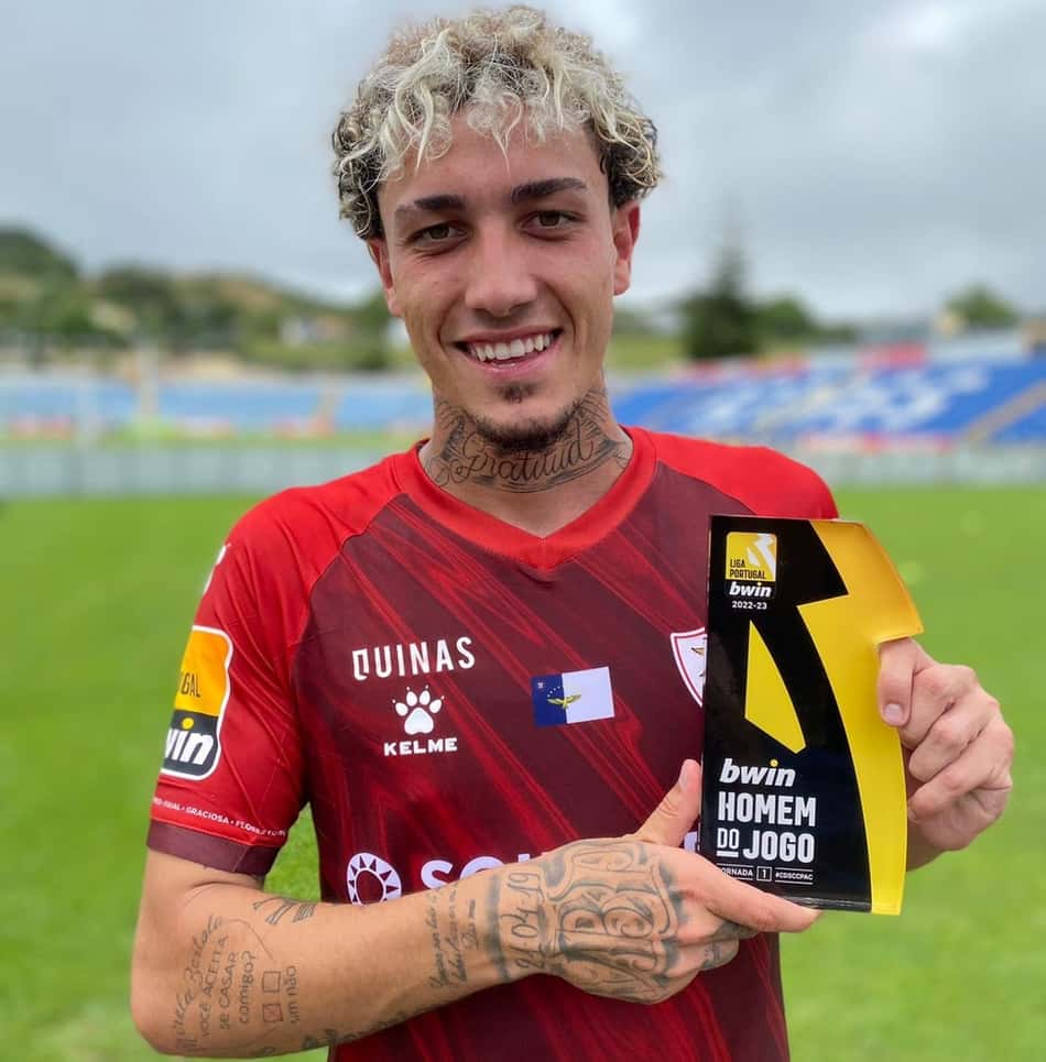 Eleito craque do jogo, Bobsin estreia pelo Santa Clara no empate com o Casa Pia