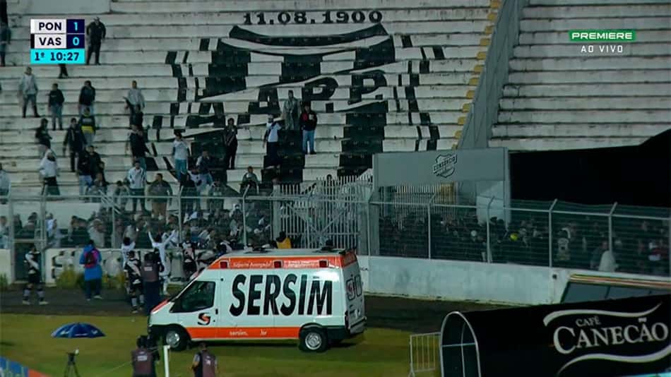 Torcedores de Ponte Preta e Vasco entram em confronto e forçam paralisação da partida