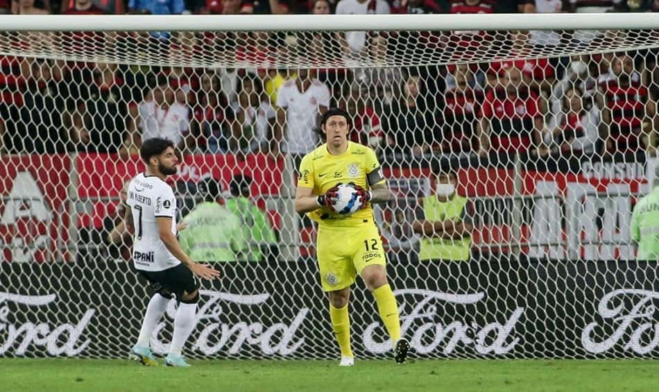 Cássio não se abala após eliminação do Corinthians: 'Estamos na briga em duas competições'