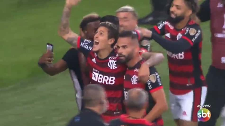 Arnaldo Cezar Coelho detona número de credenciados em Flamengo e Corinthians: 'Uma vergonha'