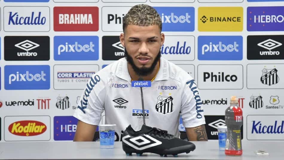 Apresentado, Nathan destaca evolução no futebol europeu