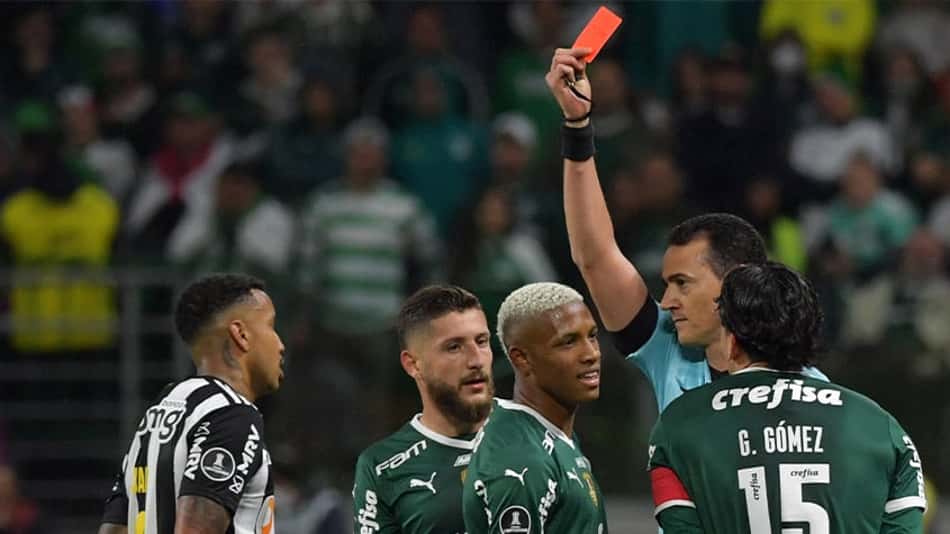 Danilo e Scarpa são punidos e desfalcam Palmeiras na semifinal da Libertadores