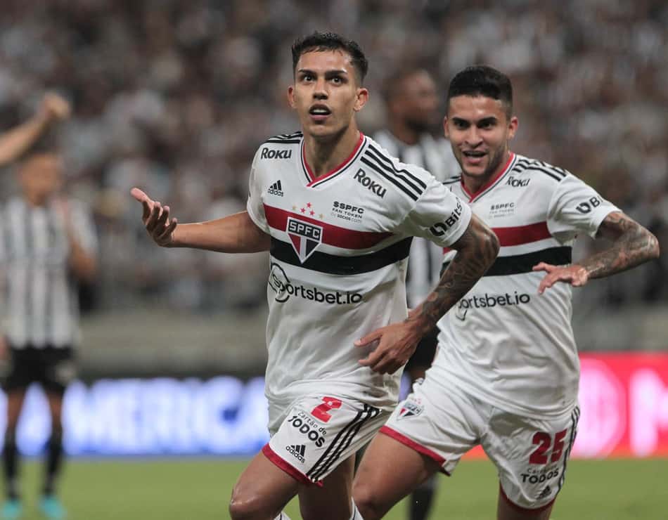 Igor Vinicius atuando pelo São Paulo
