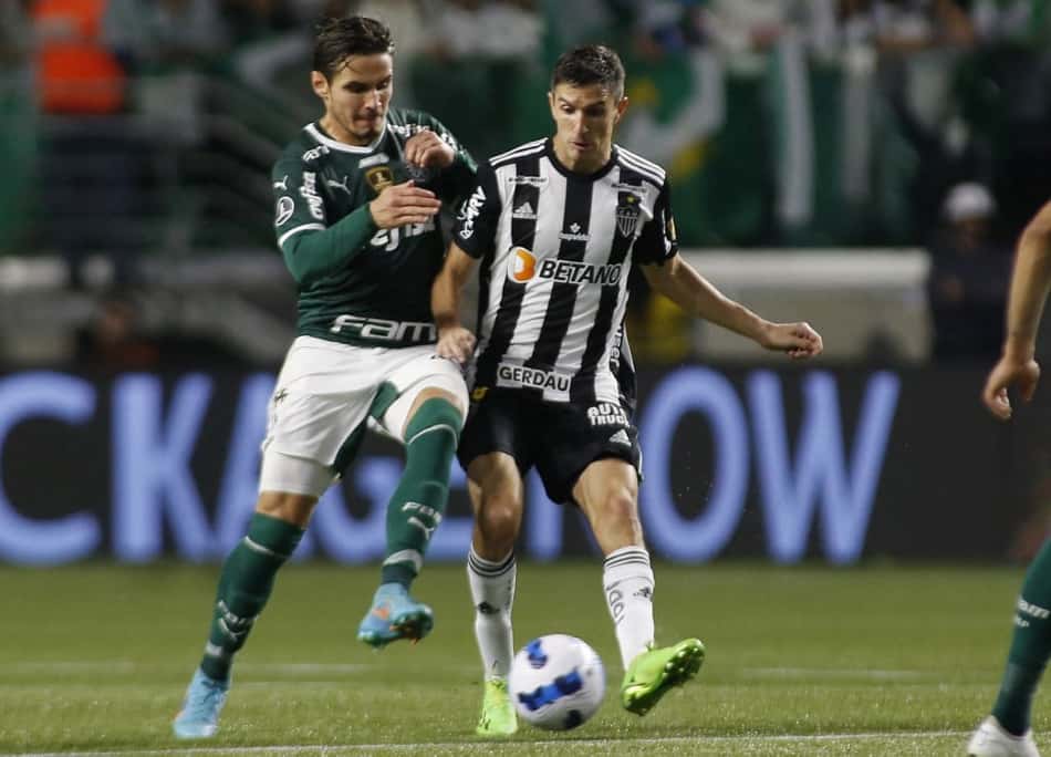 Veiga exalta força mental do Palmeiras em mais uma classificação na Libertadores: 'Guerreiros'