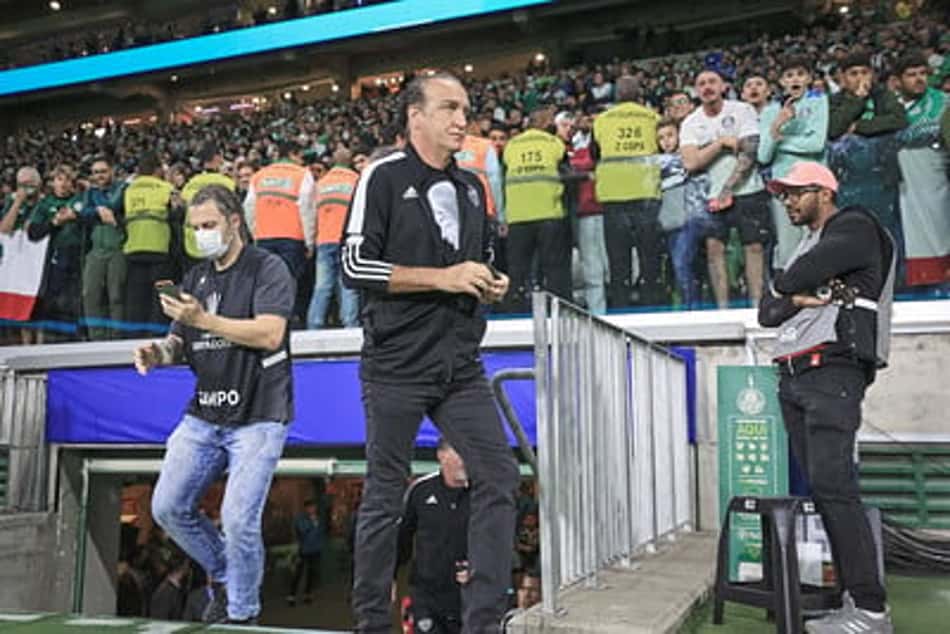 Cuca se torna quarto técnico que mais defendeu o Atlético-MG na história