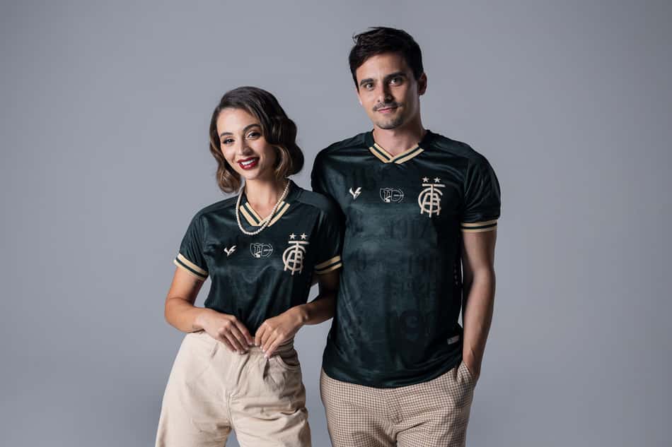 América-MG lança uniforme em homenagem aos 110 anos do clube