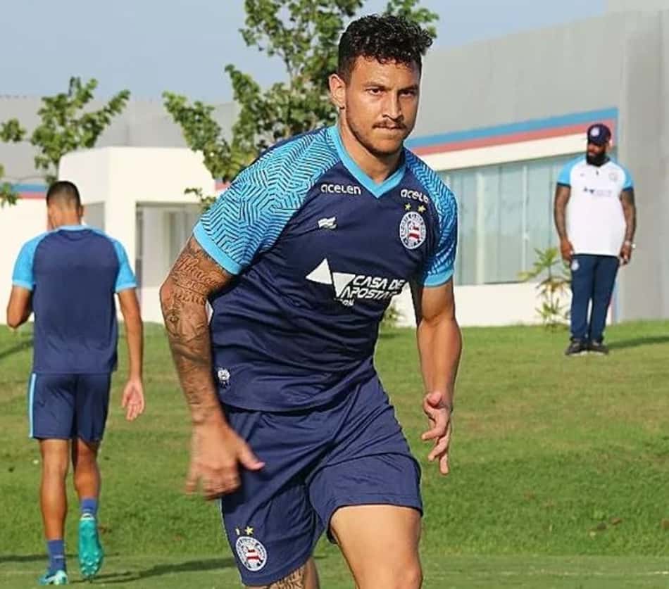 Bahia rescinde contrato com o meia Warley