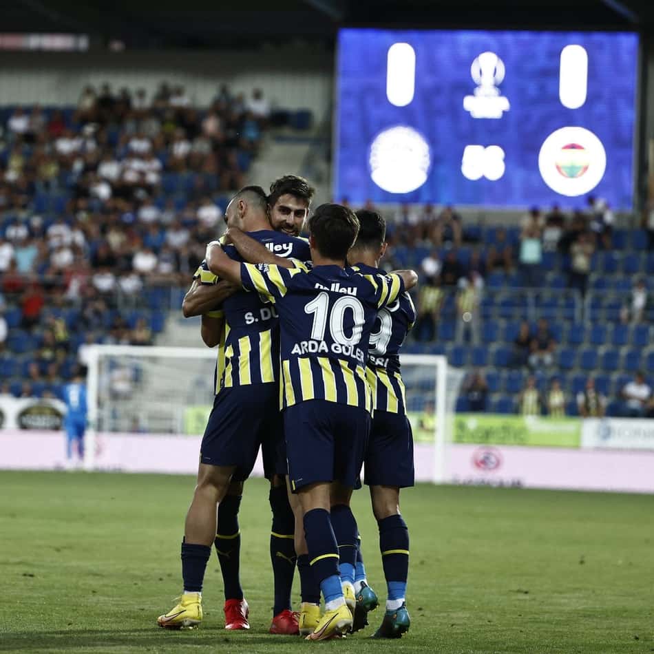 Fenerbahçe de Jorge Jesus avança de fase na Europa League