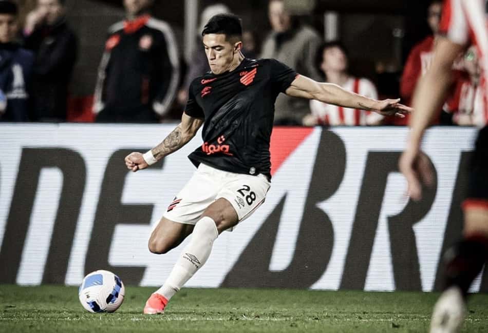 Cuello exalta classificação do Athletico para a semifinal da Libertadores