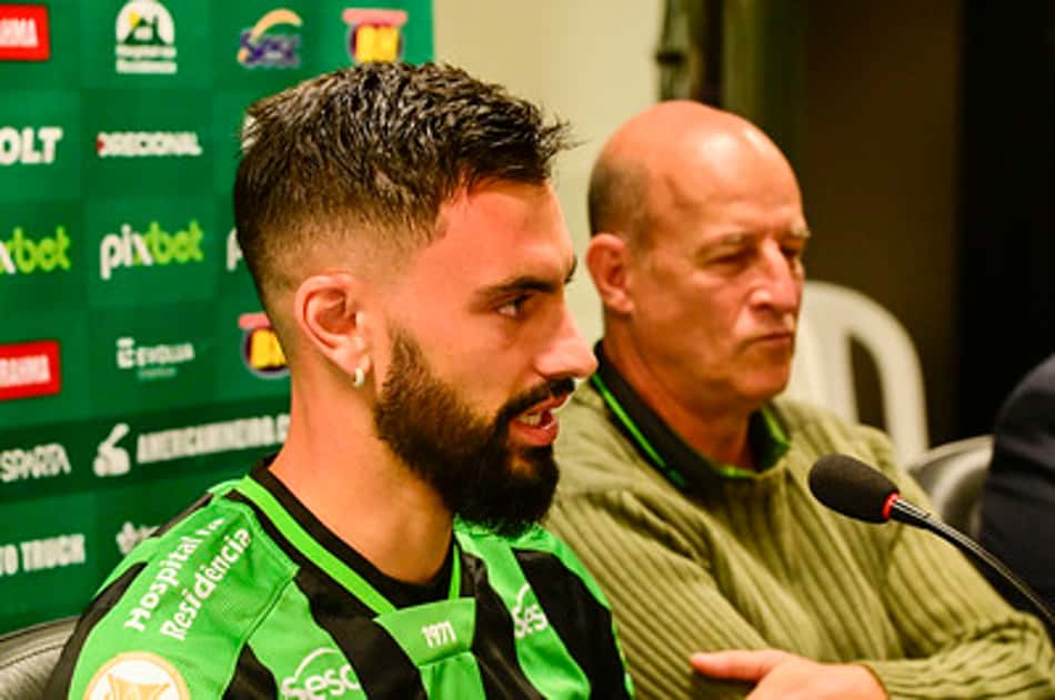 Apresentado, Mastriani revela longo 'namoro' com o América-MG, até acerto na última semana