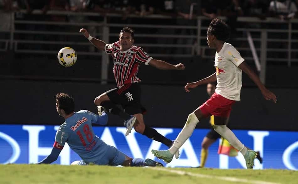 Retrospecto contra 'novo' Bragantino é empecilho para São Paulo almejar recuperação no Brasileirão