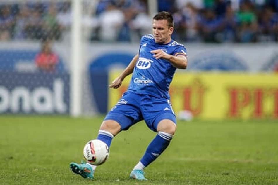 Pela expulsão contra o Bahia, Eduardo Brock será julgado pelo STJD e pode desfalcar o Cruzeiro