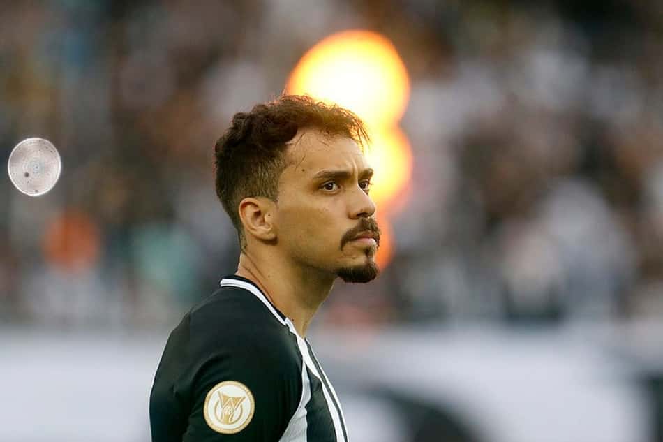 Eduardo, do Botafogo, faz previsão de retorno aos gramados