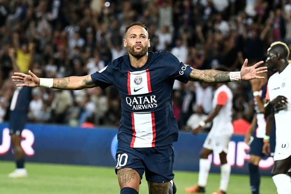 Técnico do PSG elogia Neymar e minimiza polêmica com Mbappé