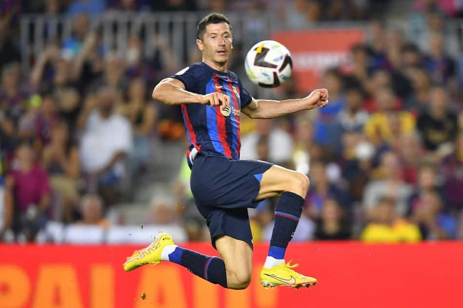 Lewandowski é assaltado na porta do CT do Barcelona; relógio é avaliado em R$ 390 mil