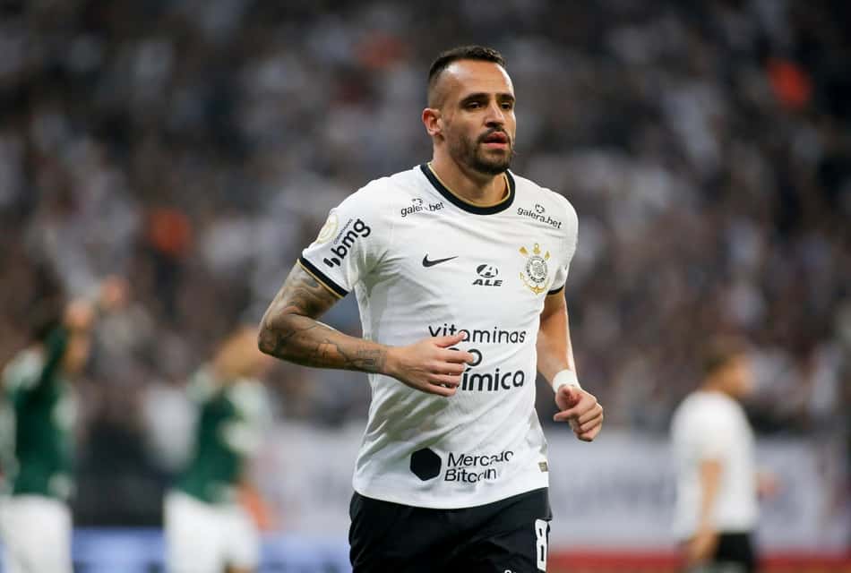 Corinthians marca exames para avaliar lesão de Renato Augusto, e meia pode ficar até três meses fora