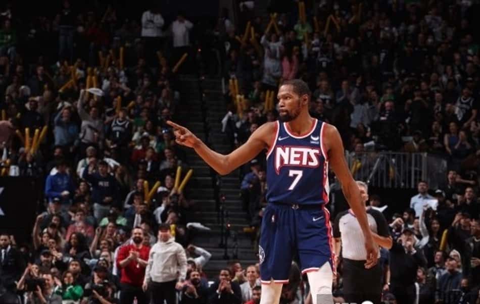 Kevin Durant desmente possível aposentadoria após negativa do Nets