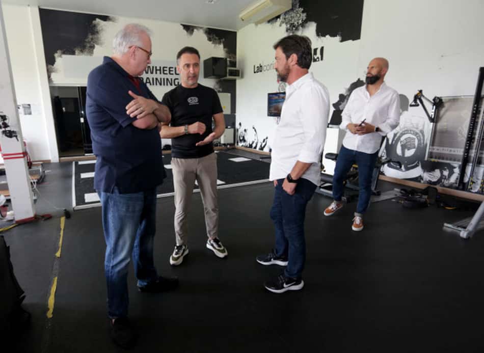 Saiba de onde vem a segurança de Vítor Pereira no comando do Corinthians