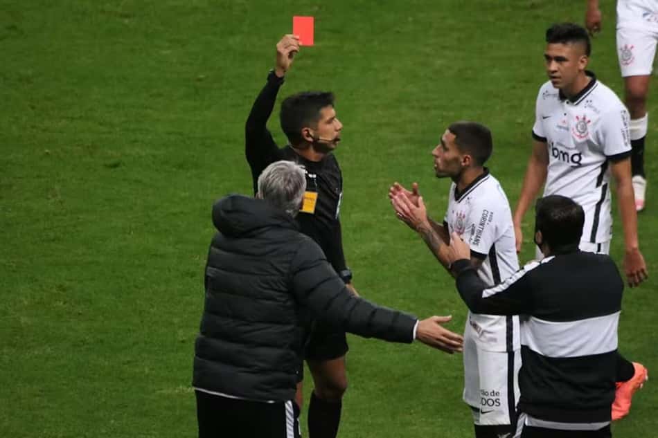 Corinthians e Atlético-GO terá árbitro que irrita treinadores corintianos e VAR recém-castigado