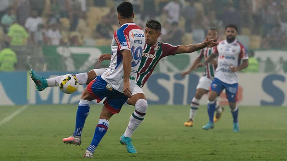 'Lances totalmente questionáveis', aponta zagueiro do Fortaleza sobre gols do Fluminense