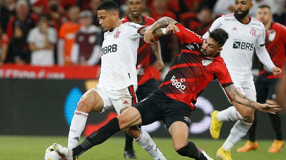Comentarista analisa equipe de arbitragem da final da Libertadores entre Flamengo e Athletico-PR