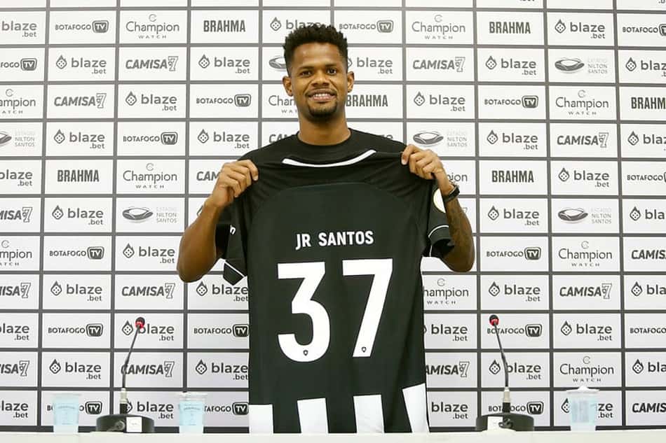 Reforço do Botafogo, Junior Santos traça meta de gols para a temporada
