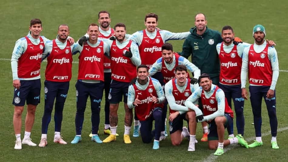Palmeiras faz ajustes táticos e treina finalizações de olho no Flamengo