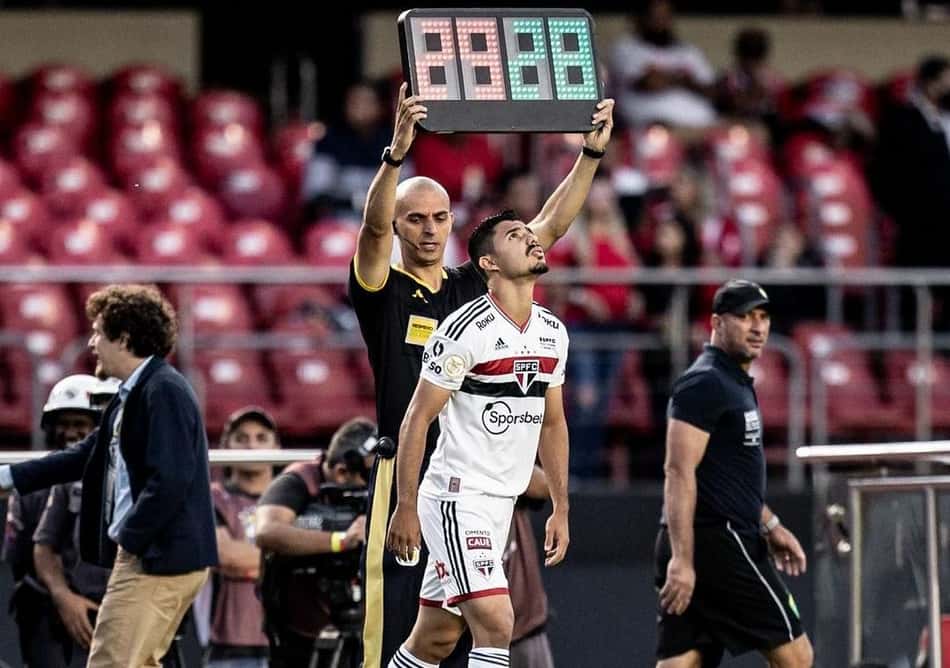 Em passagem pouco memorável, São Paulo rompe vínculo com André Anderson