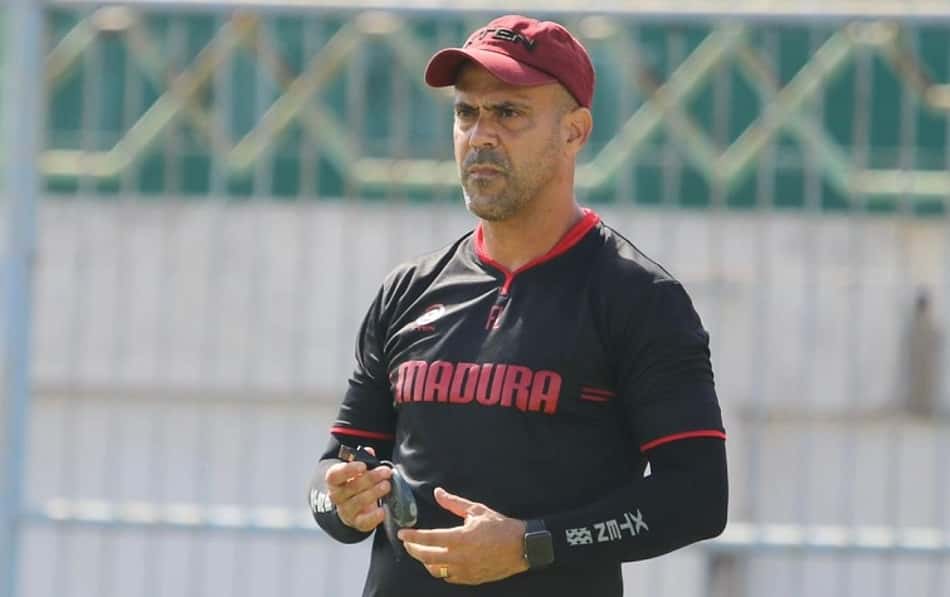 Líder na Indonésia, técnico Fábio Lefundes tem início de temporada promissor