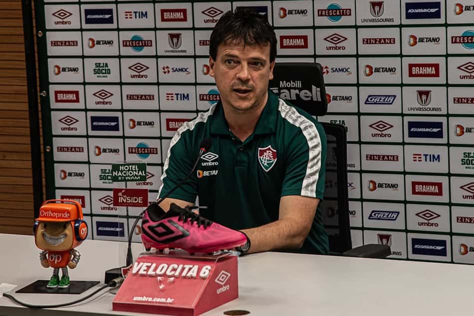 Fernando Diniz enaltece defesa do Fluminense e comenta briga pelo título: 'Campeonato está aberto'