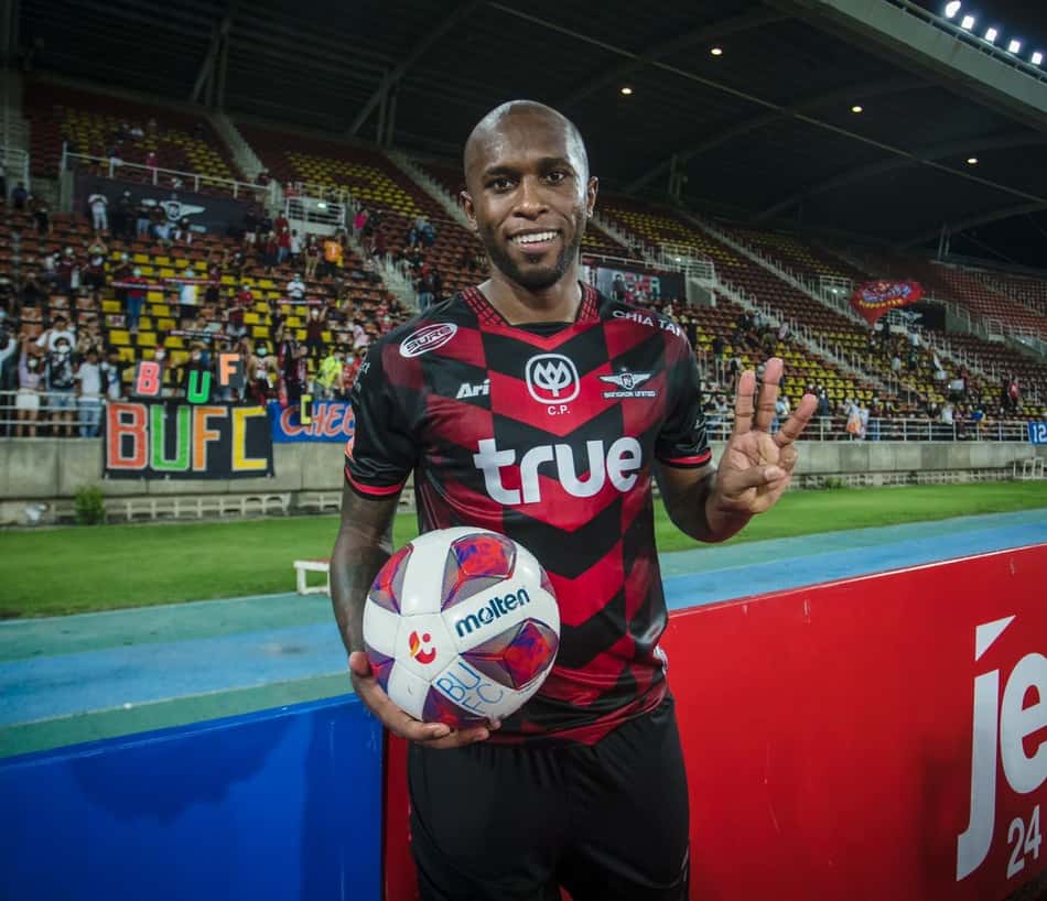 Heberty atinge grande marca na Liga Tailandesa e diz: 'Vontade de seguir batendo recordes'