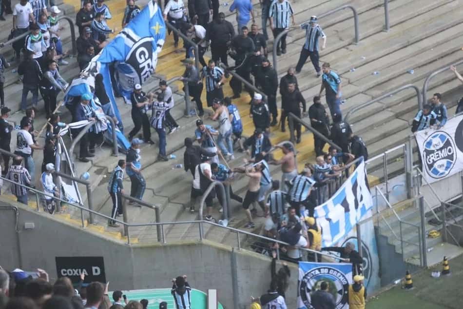 Organizadas do Grêmio são suspensas e setor da Arena é interditado após confusão