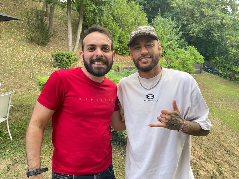 Humorista que viralizou com Neymar detalha emoção de ser reconhecido pelo ídolo e ganha encontro