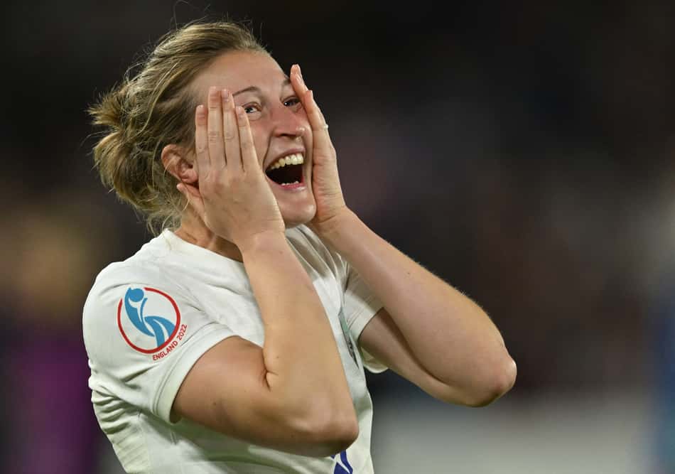 Campeã e recordista pela Inglaterra, Ellen White se aposenta aos 33 anos