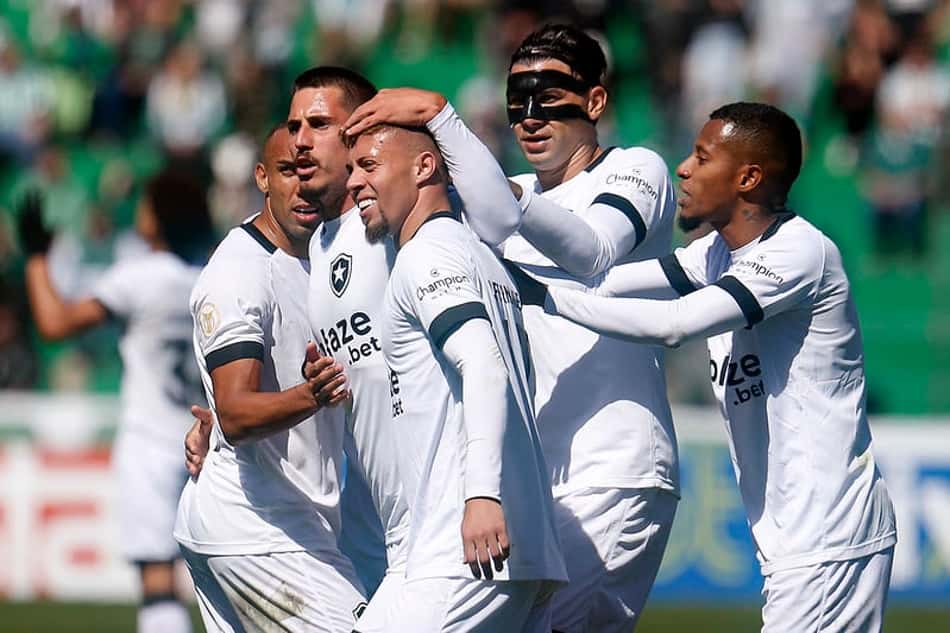 Botafogo aumenta distância para Z4, mas cai na tabela após rodada do Brasileirão