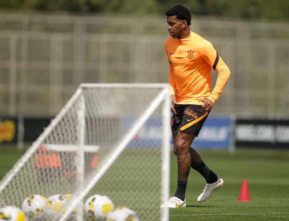 Gil diz que Corinthians entendeu significado da Copa do Brasil, e destaca o Fluminense: 'É o futebol mais vistoso'