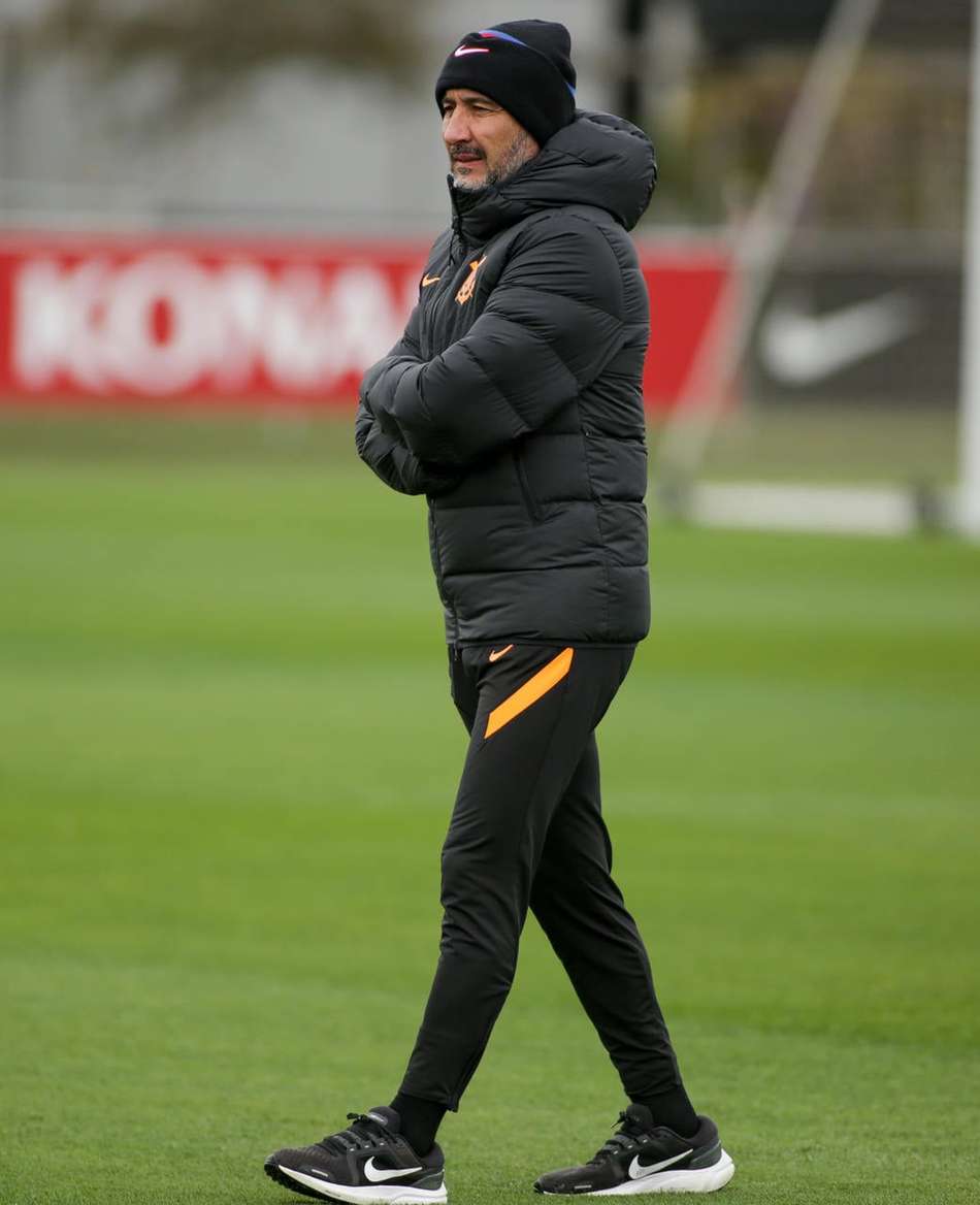 Vítor Pereira chega para mais uma decisão em busca de consolidação no Corinthians