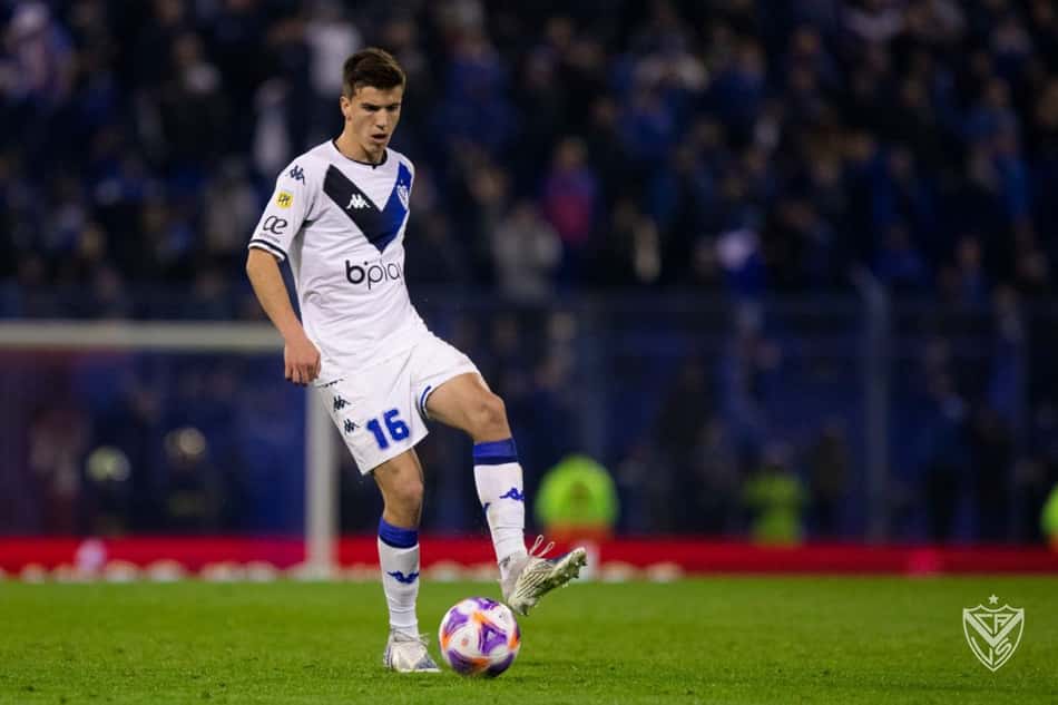 Destaque do Vélez acerta ida para o Manchester City a "preço de banana"