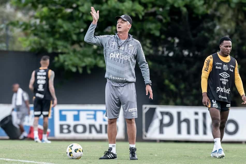 Com Santos em 'turbulência', Lisca não descarta mudanças no time