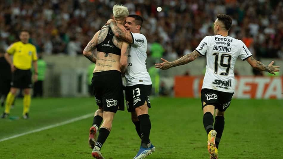 Mauro Cezar detona jogador do Fluminense contra o Corinthians: 'Erro grotesco'