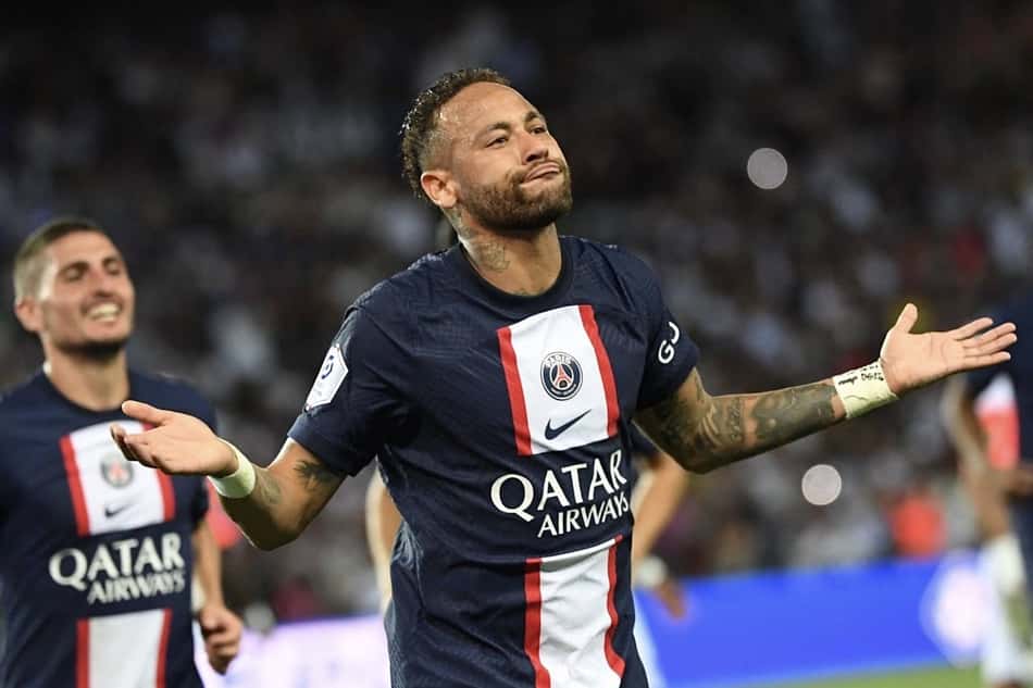 Ex-clubes de Neymar estão de olho em astro do Manchester United