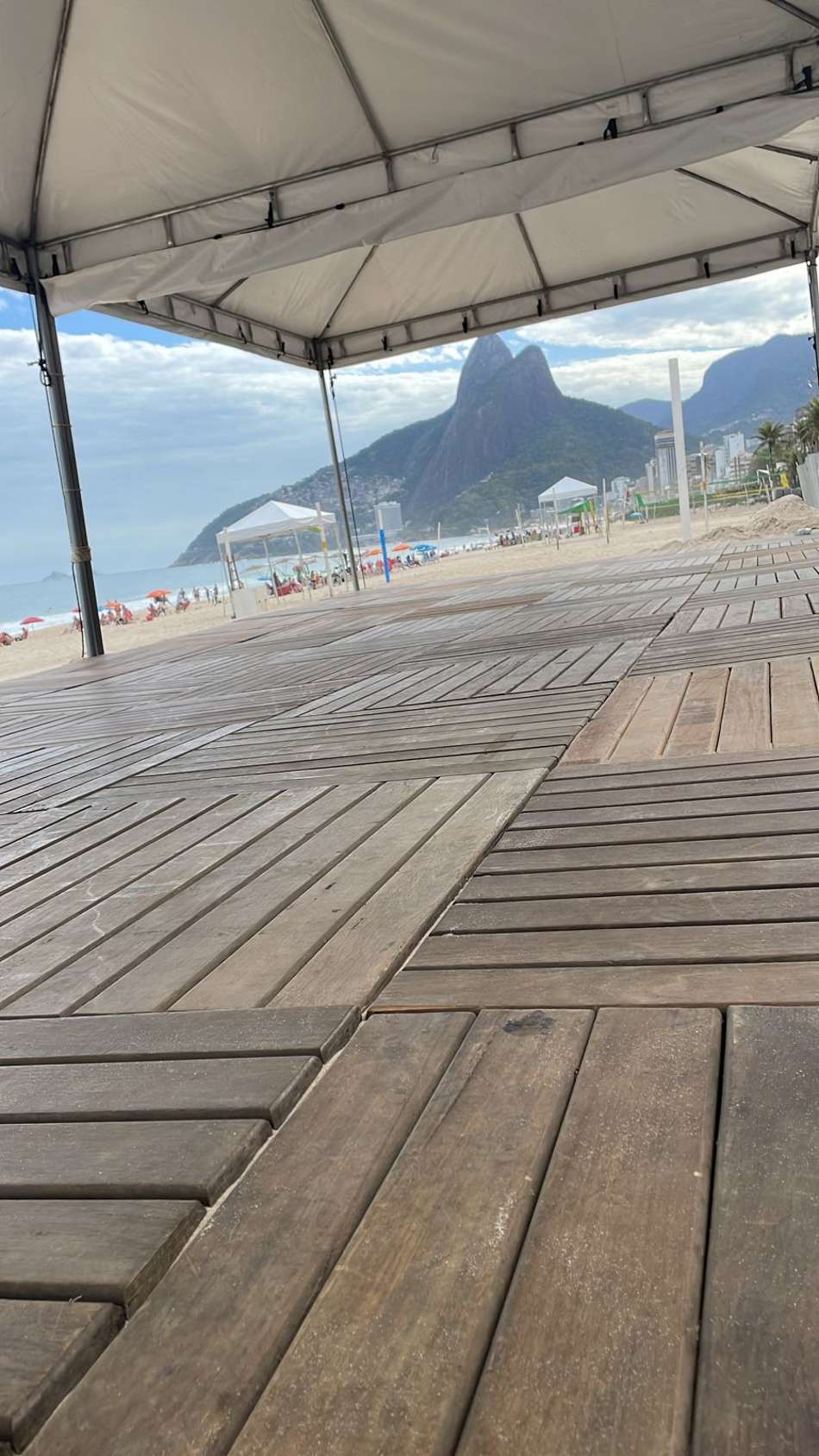 Preparativos para evento de Beach Tennis em Ipanema