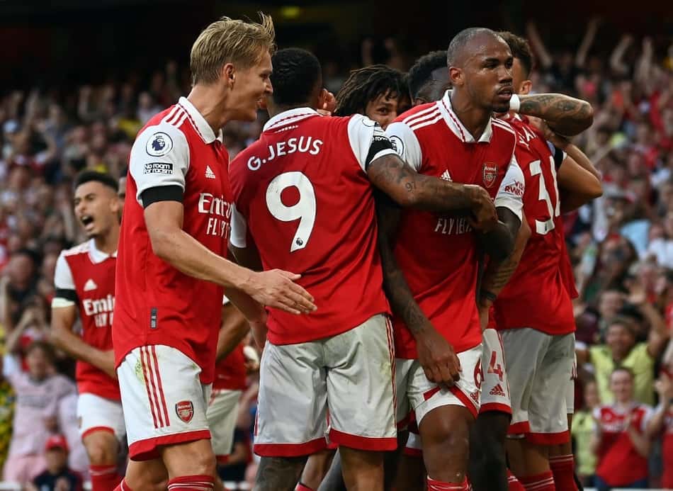 De vilão a herói: brasileiro falha, mas faz gol decisivo da virada do Arsenal sobre o Fullham na Premier League