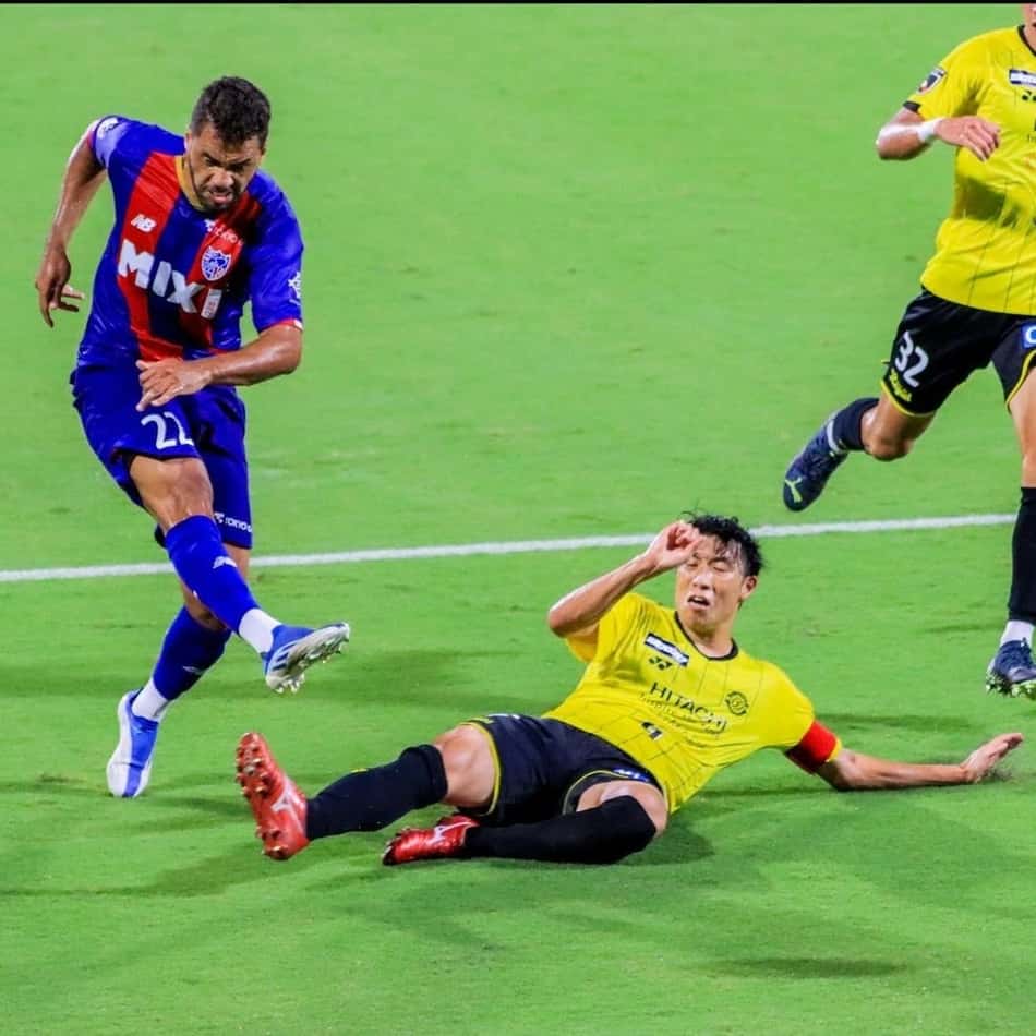 Com gol e assistência de Luiz Phellype, FC Tokyo goleia o Kashiwa Reysol pela J-League