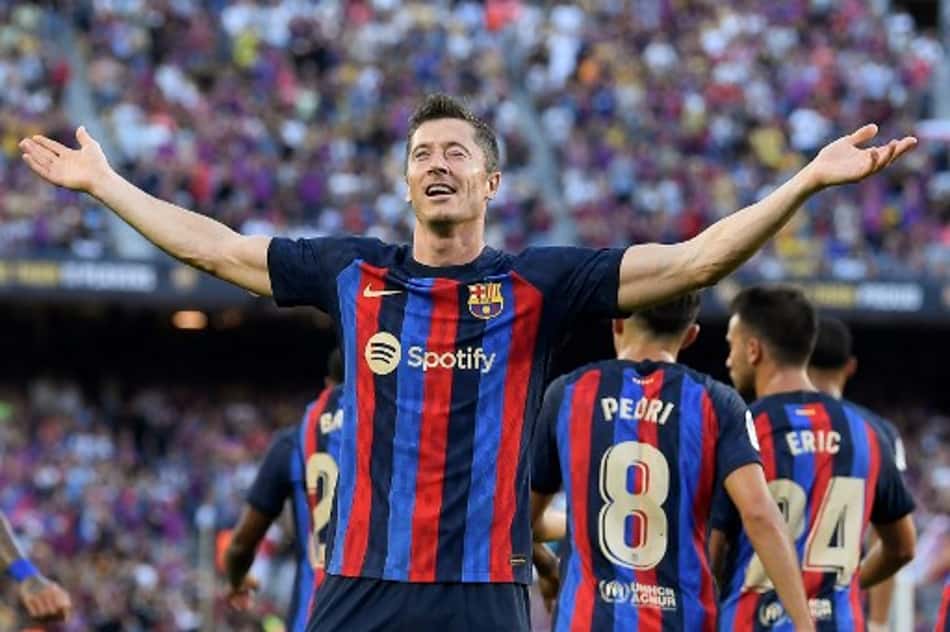 Lewandowski brilha, e Barcelona goleia Real Valladolid pela La Liga