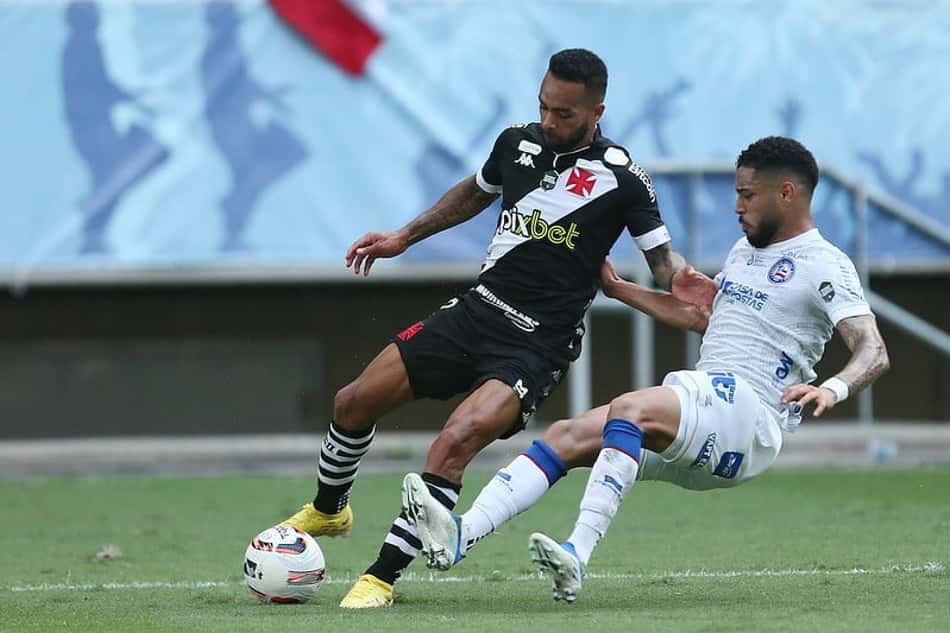 O que explica o baixo desempenho de Alex Teixeira pelo Vasco