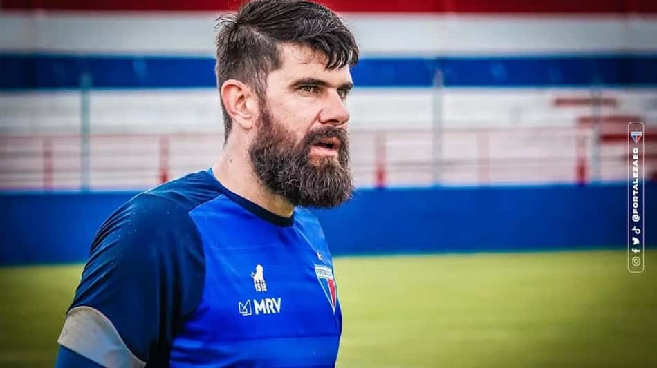Fernando Miguel faz 'milagres' e não sofreu gols em sete jogos do Brasileirão