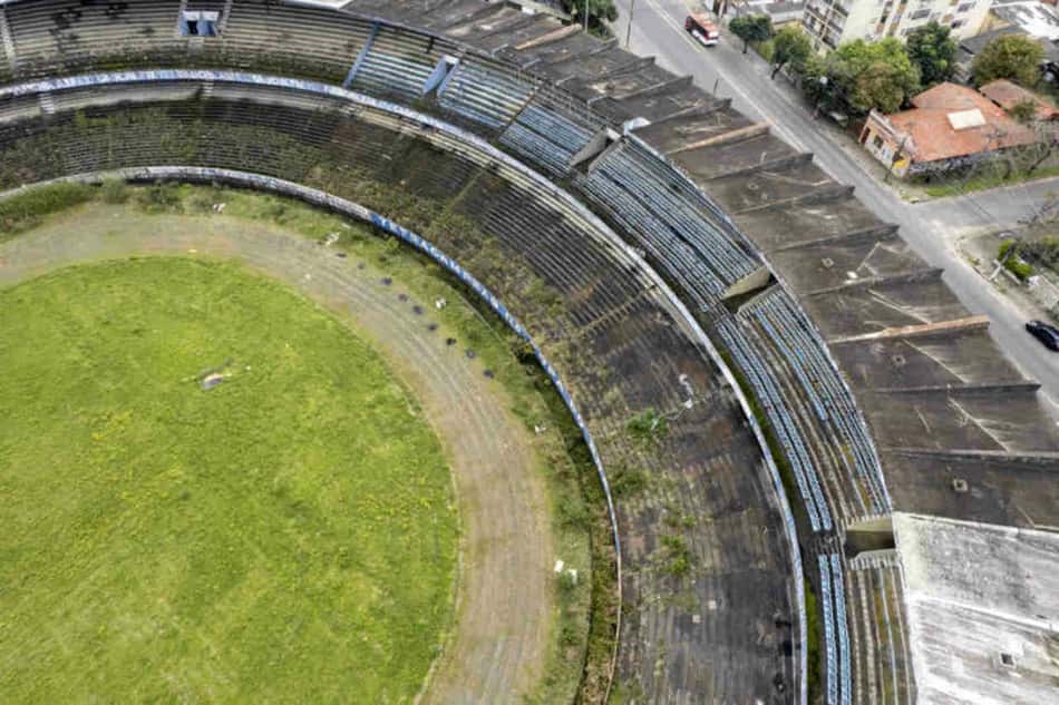 Olímpico abandonado: LANCE! mostra imagens exclusivas da antiga casa do Grêmio