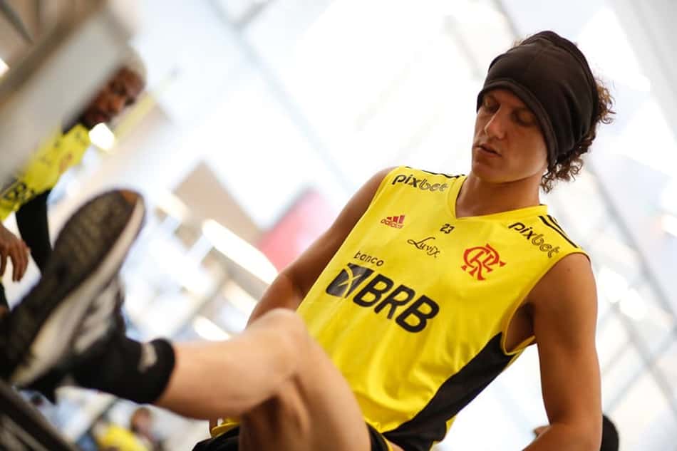 David Luiz treina no Ninho e será relacionado pelo Flamengo para semifinal da Libertadores