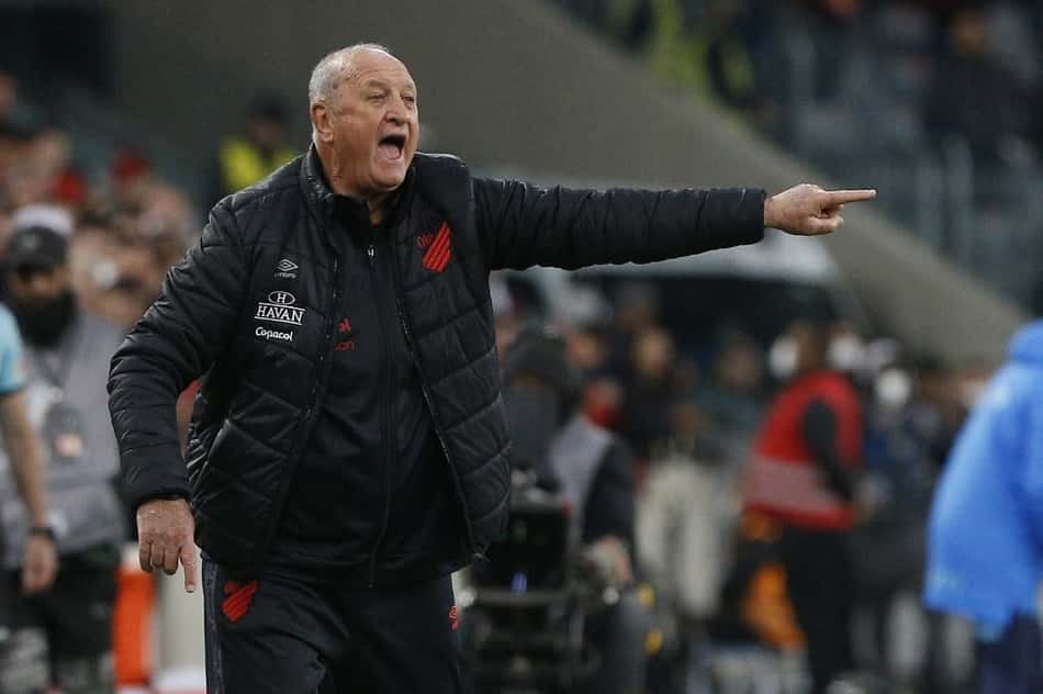 Três zagueiros? Os dilemas do Athletico para enfrentar o Flamengo na final da Libertadores